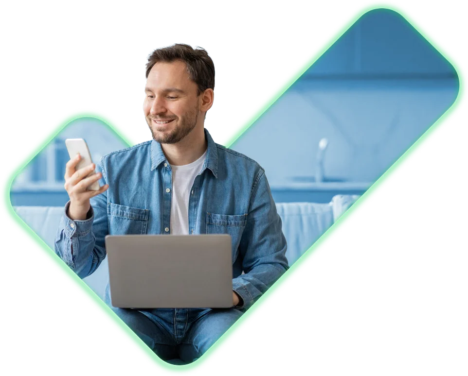 Persona interactuando con ChatBot+
